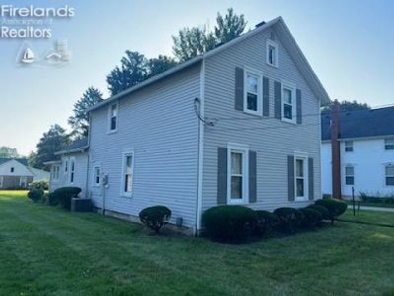 411 Wilbor Avenue, Huron, OH 44839 Photo 2
