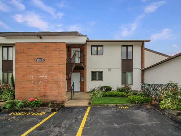 2594 E Sun Valley Drive, Unit 204, Port Clinton, OH 43452