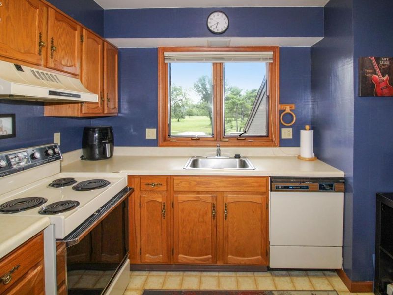 2594 E Sun Valley Drive, Unit 204, Port Clinton, OH 43452 Photo 10