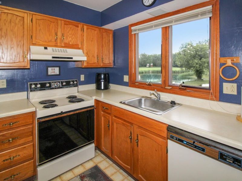 2594 E Sun Valley Drive, Unit 204, Port Clinton, OH 43452 Photo 11