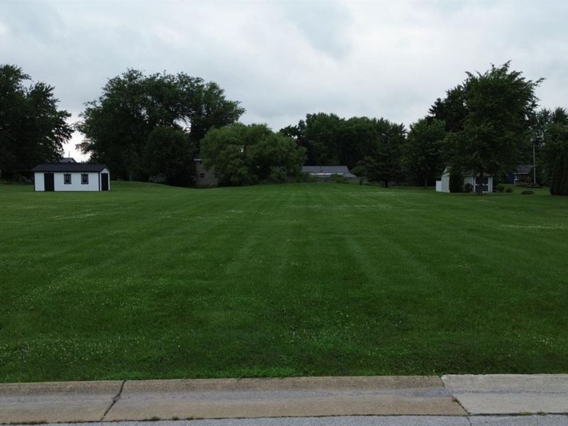 45 Pleasant Drive, Fremont, OH 43420 Photo 2