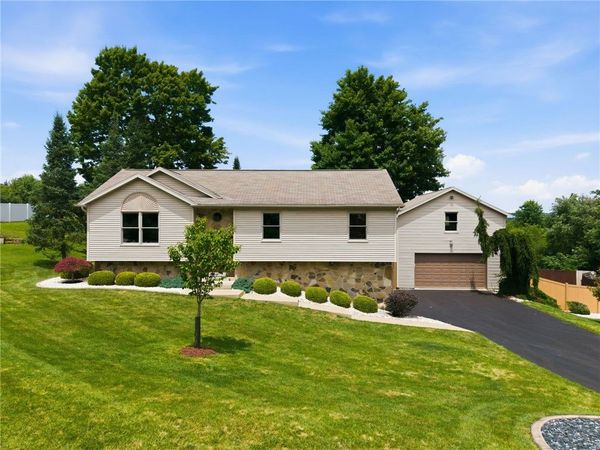 422 Primrose Drive, Greensburg, PA 15601