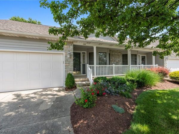 126 Augusta Drive , Elyria, OH 44035