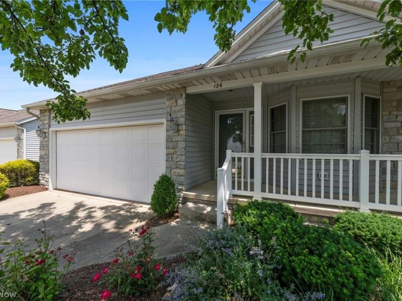 126 Augusta Drive, Elyria, OH 44035 Photo 2