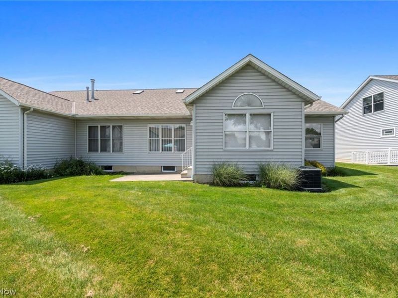 126 Augusta Drive, Elyria, OH 44035 Photo 6