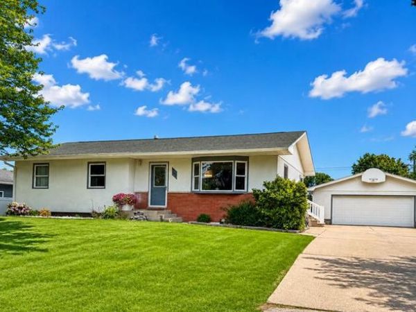 303 Shelly LANE, La Crosse, WI 54603