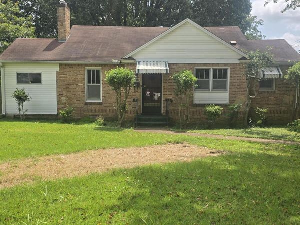 1284 Campbell Street , Jackson, TN 38301