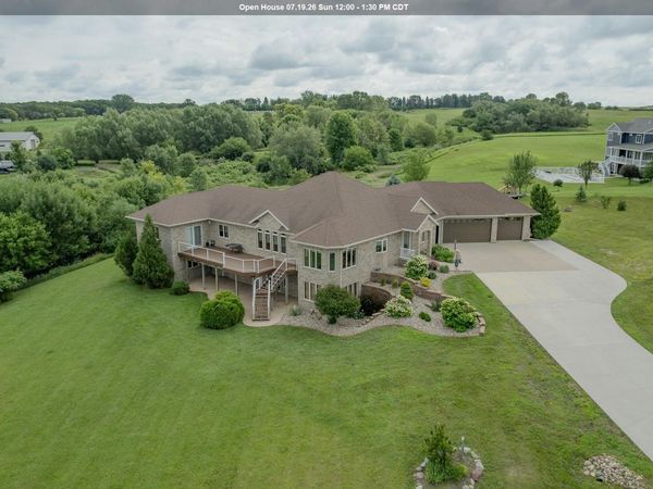 25329 182nd St , Spirit Lake, IA 51360