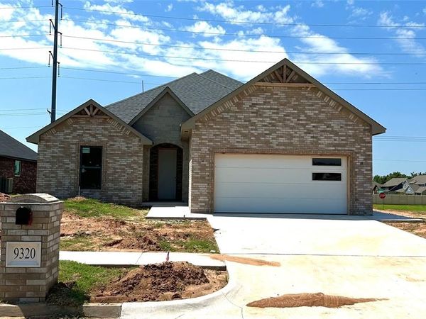 9320 NW 79th Terrace, Yukon, OK 73099