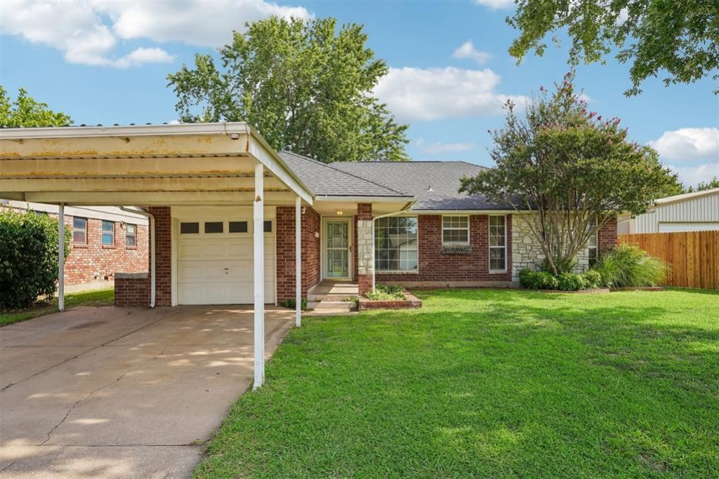 1013 NW 5th Street, Moore, OK 73160 Main Photo