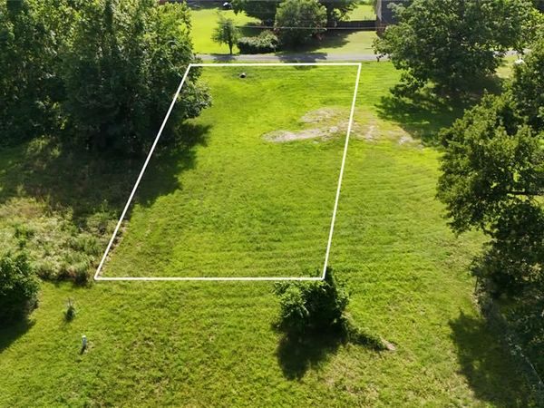 1685 W McGill Circle, Eufaula, OK 74432
