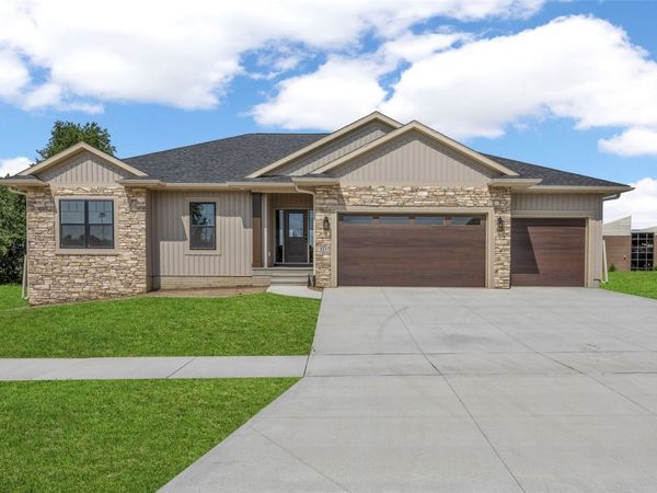523 Rogers Lane , Center Point, IA 52213