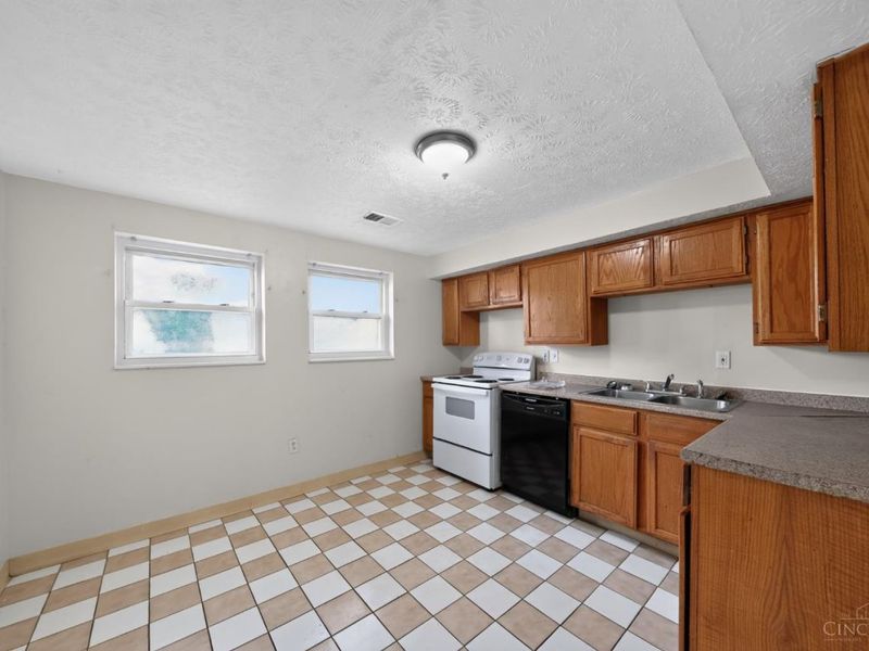 2743 Springdale Road, Colerain Township, OH 45251 Photo 11