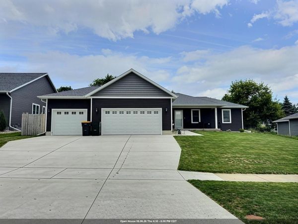 336 VILLAGE LANE, Ripon, WI 54971