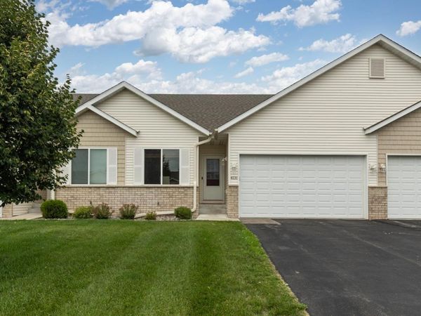 4131 Blakewood Drive , Shakopee, MN 55379