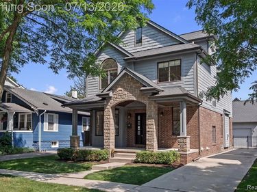 1049 Chapin Avenue, Birmingham, MI 48009