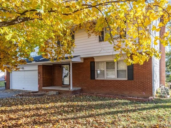 5297 Oaktree Drive, Flint Twp, MI 48532
