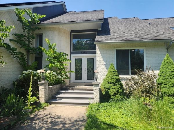 6858 Brockhurst Boulevard, West Bloomfield Twp, MI 48322