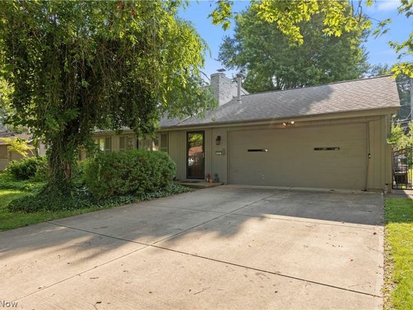 231 Sunset Drive , Berea, OH 44017