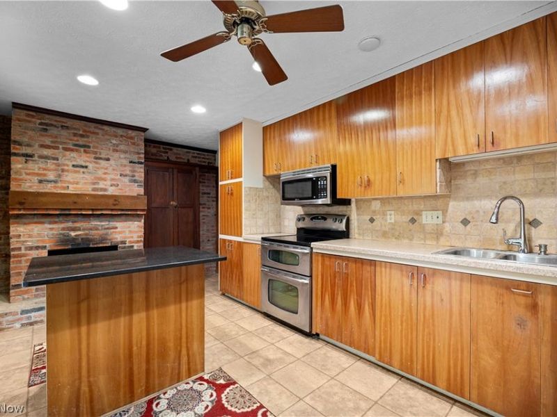231 Sunset Drive, Berea, OH 44017 Photo 18