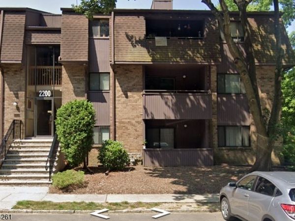 2231 Old Stone Mill Dr, East Windsor, NJ 08512