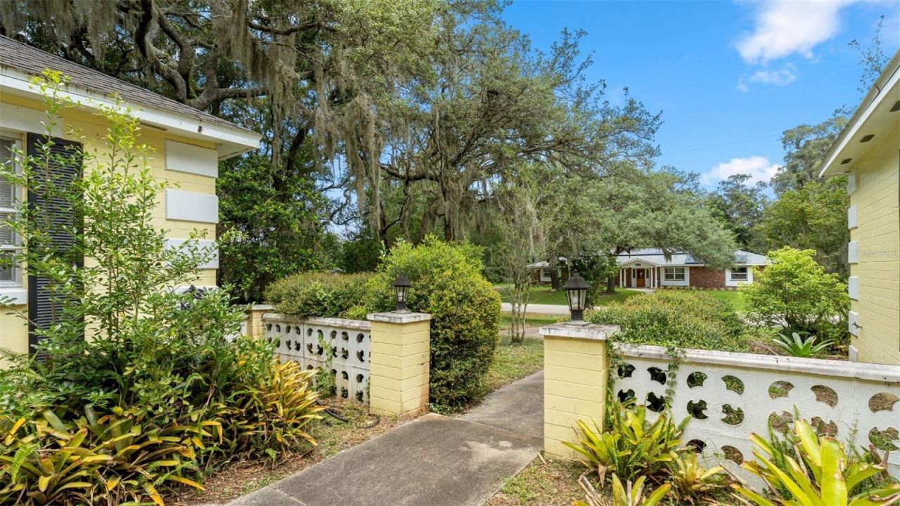 1237 Cardinal Lane, Deland, FL 32720 Photo