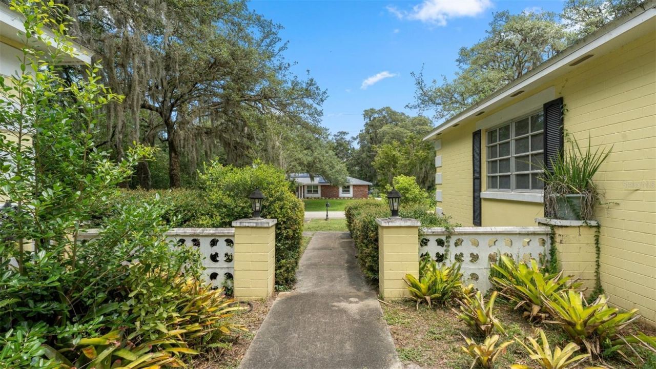 1237 Cardinal Lane, Deland, FL 32720 Photo