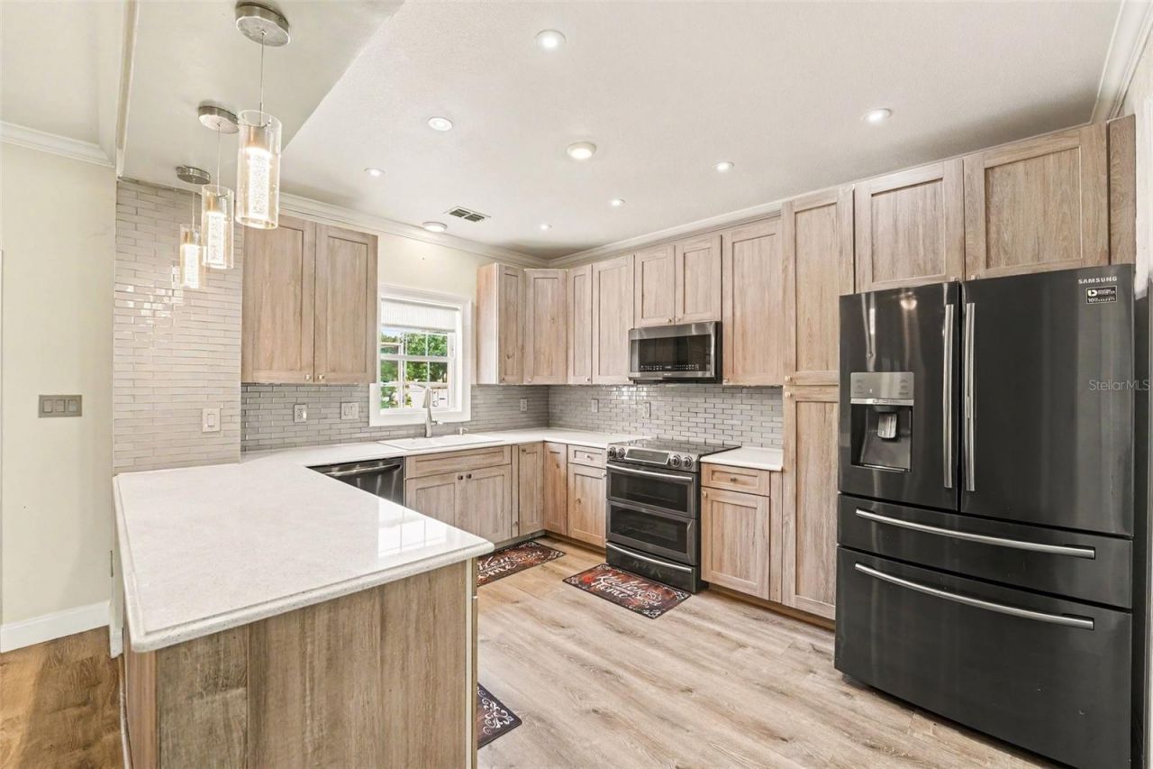 100 Sylvana Court , Auburndale, FL 33823 Photo