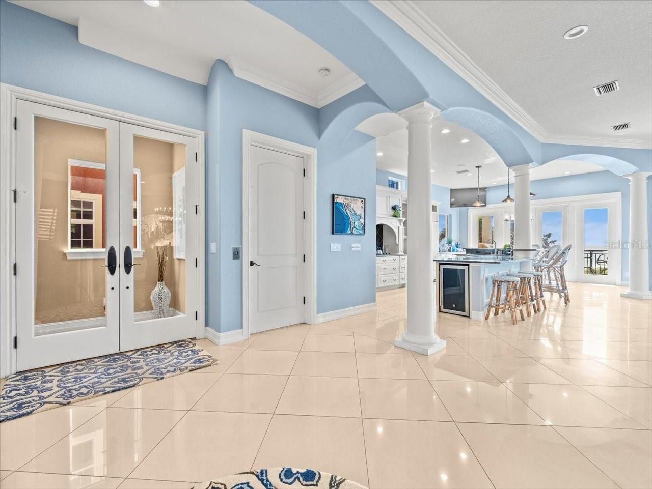 9550 W Gulf Boulevard, Treasure Island, FL 33706 Photo