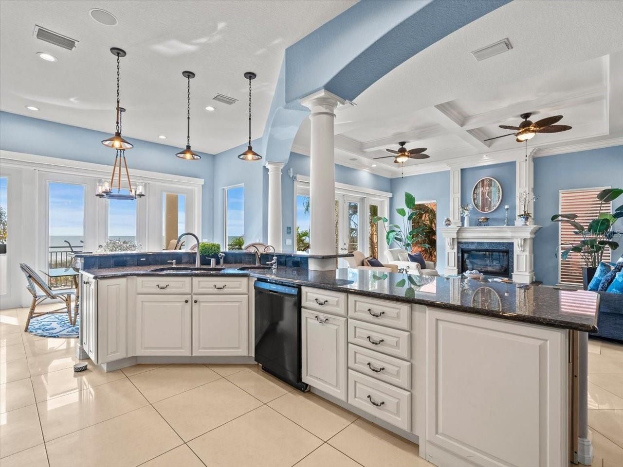 9550 W Gulf Boulevard, Treasure Island, FL 33706 Photo