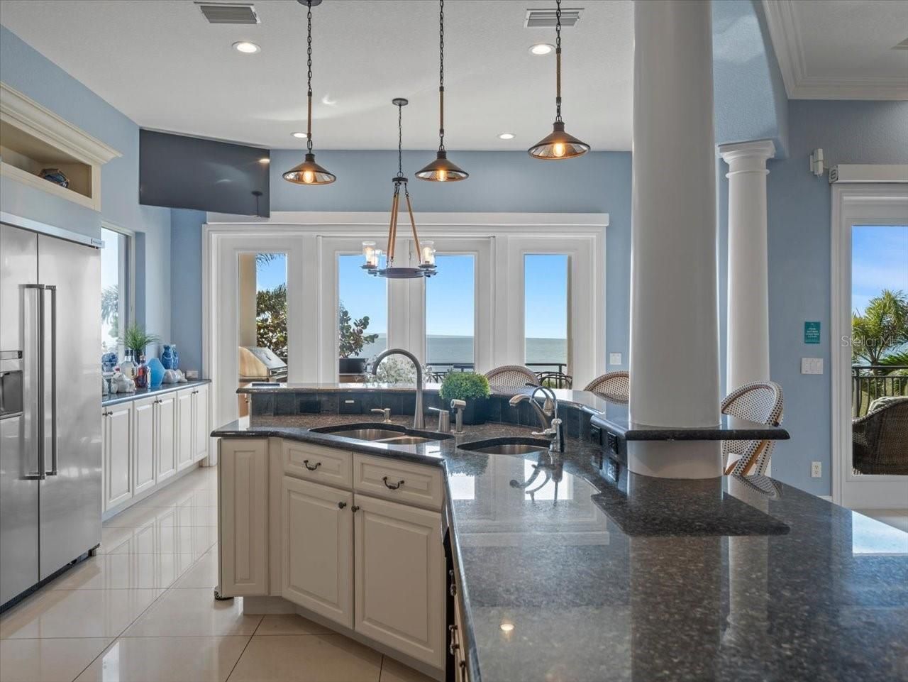 9550 W Gulf Boulevard, Treasure Island, FL 33706 Photo