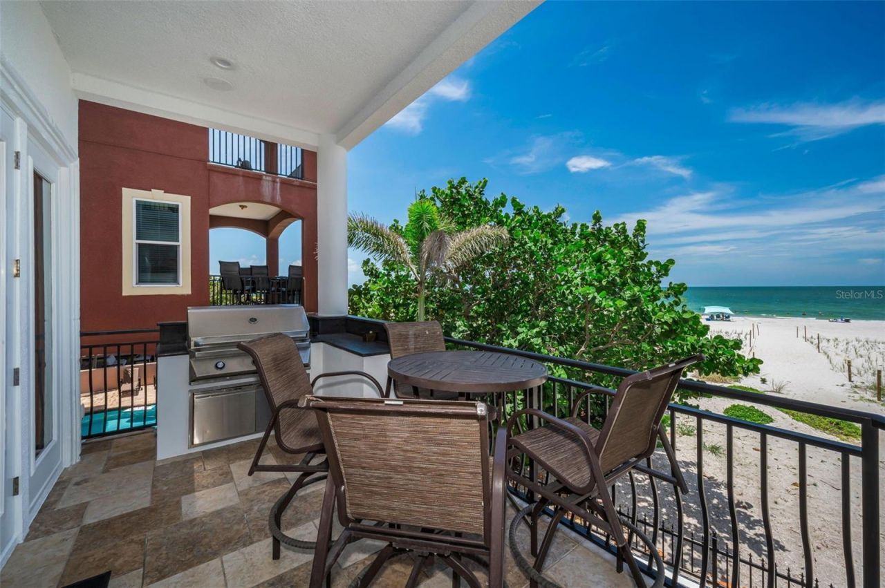 9550 W Gulf Boulevard, Treasure Island, FL 33706 Photo