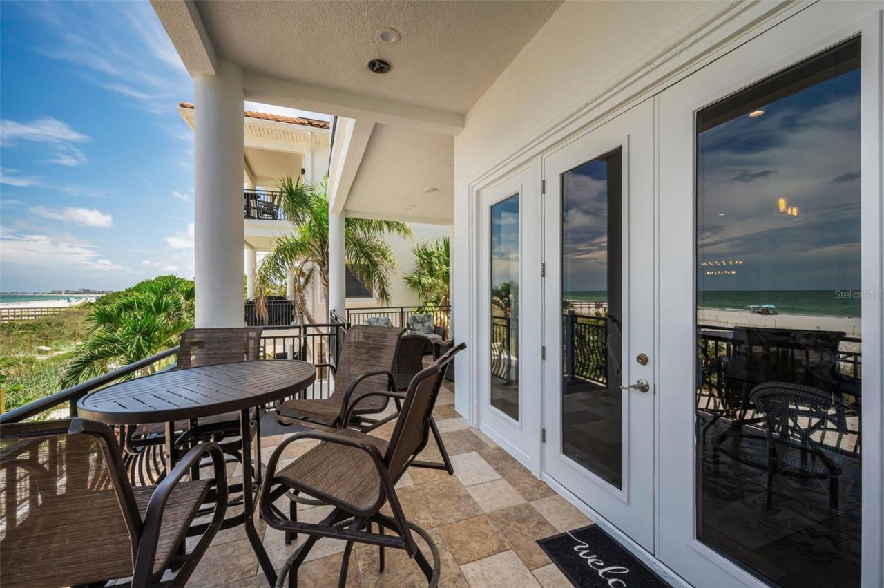 9550 W Gulf Boulevard, Treasure Island, FL 33706 Photo