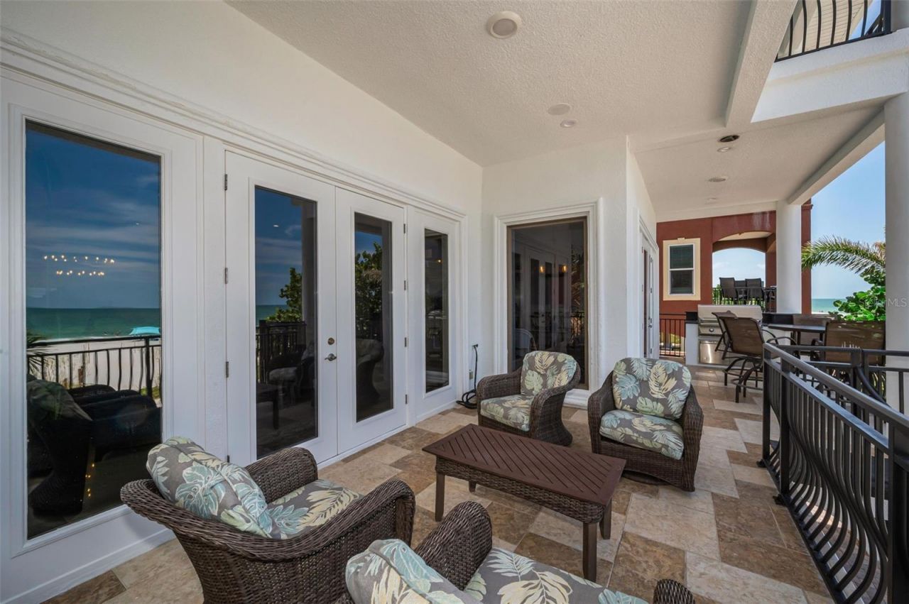 9550 W Gulf Boulevard, Treasure Island, FL 33706 Photo