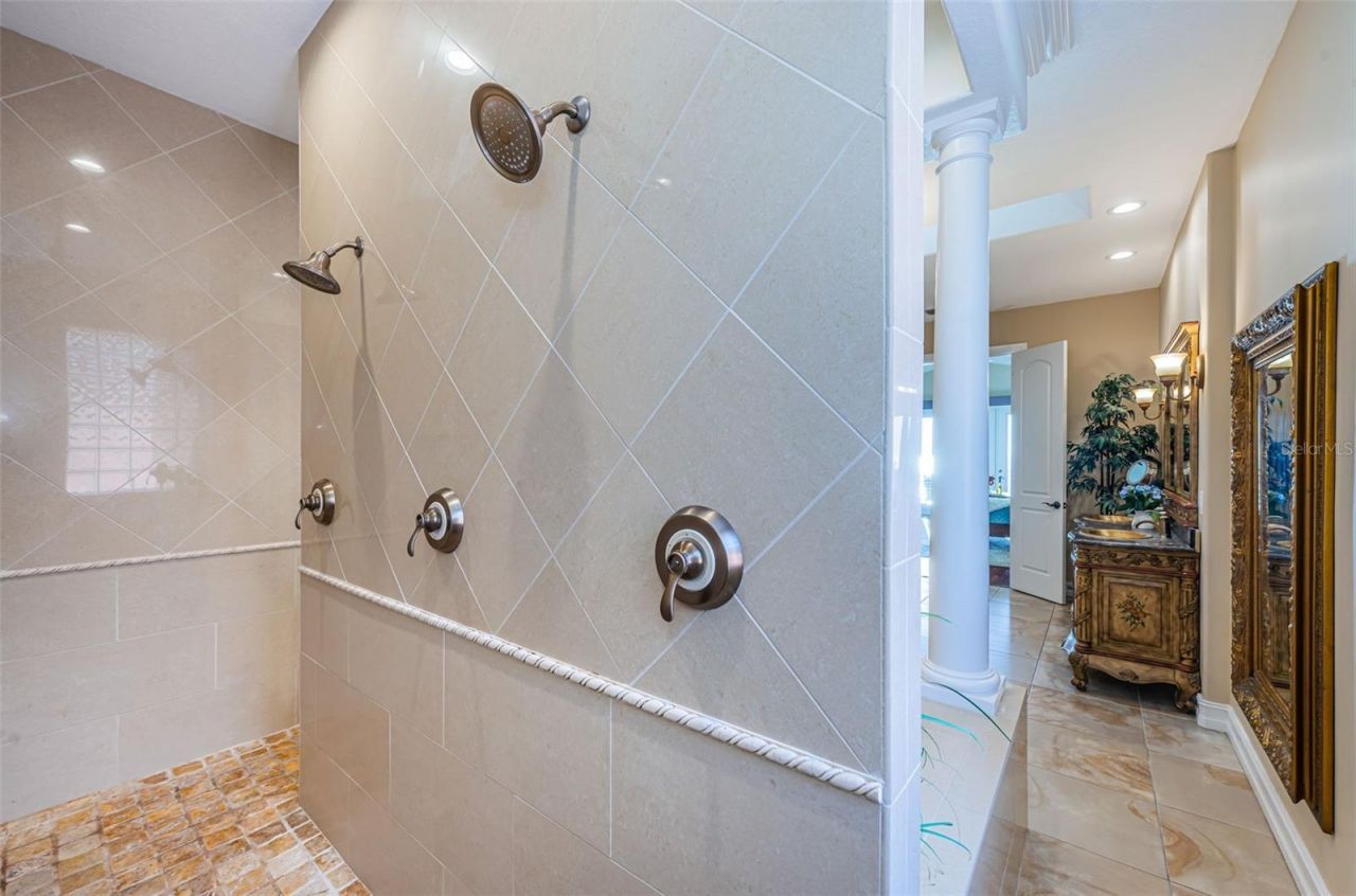 9550 W Gulf Boulevard, Treasure Island, FL 33706 Photo