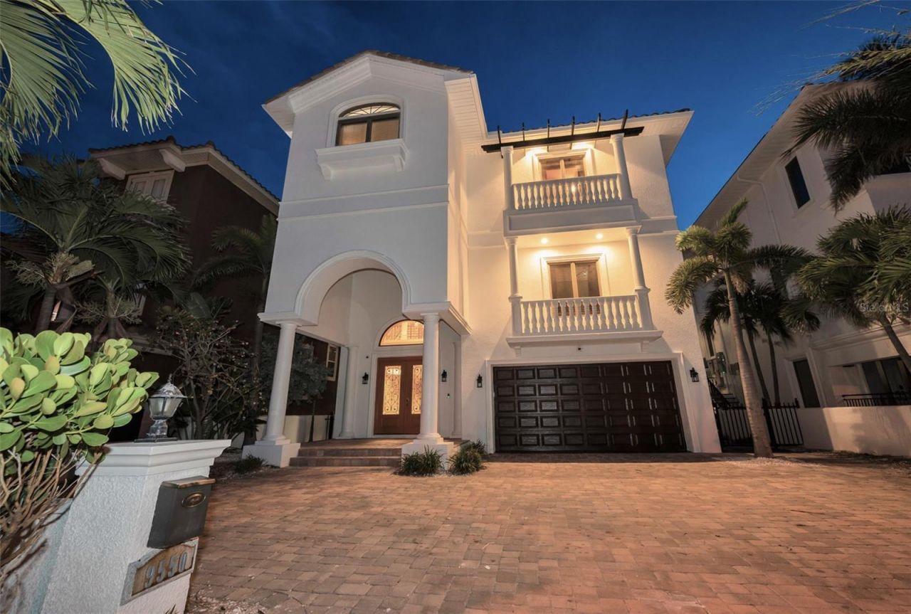 9550 W Gulf Boulevard, Treasure Island, FL 33706 Photo