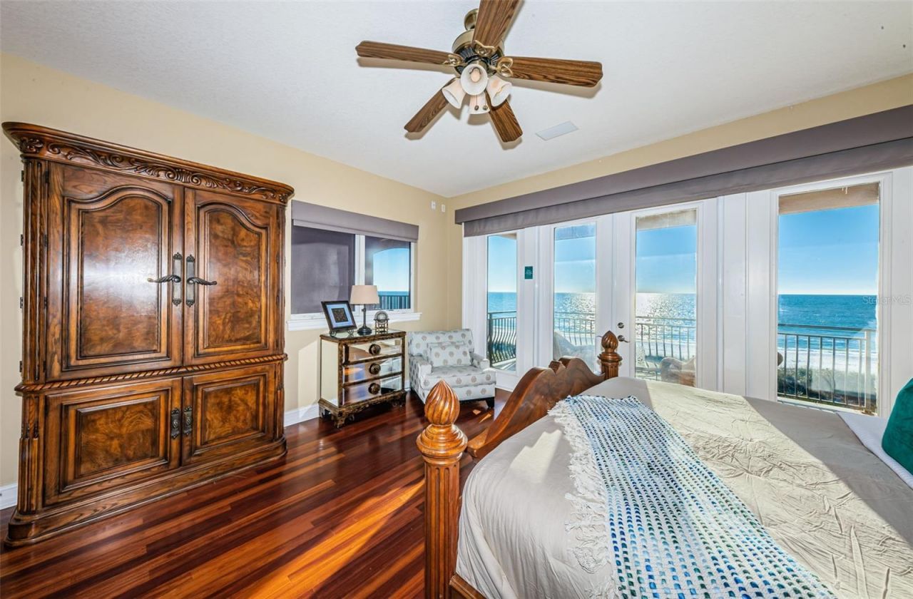9550 W Gulf Boulevard, Treasure Island, FL 33706 Photo