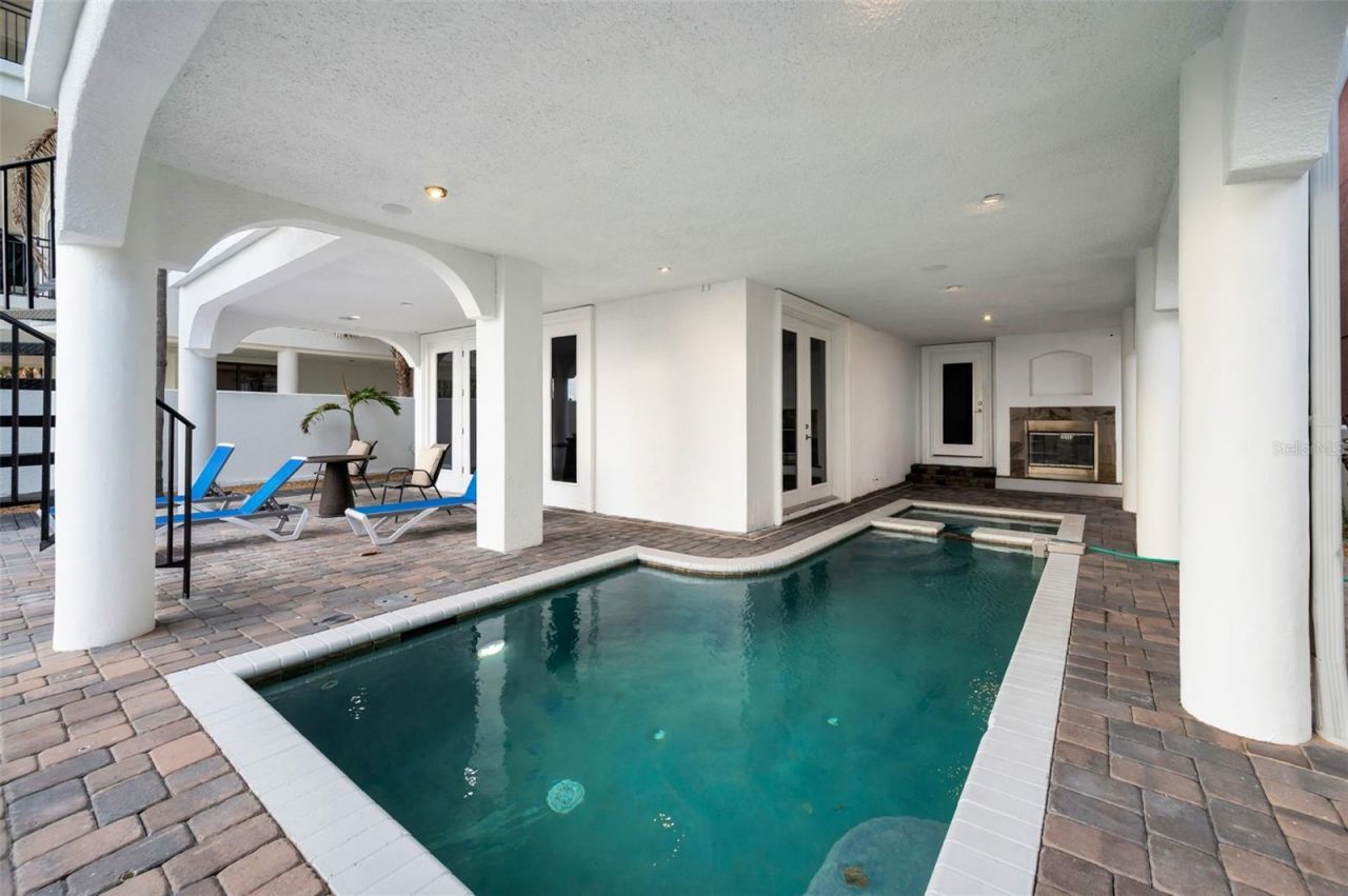 9550 W Gulf Boulevard, Treasure Island, FL 33706 Photo