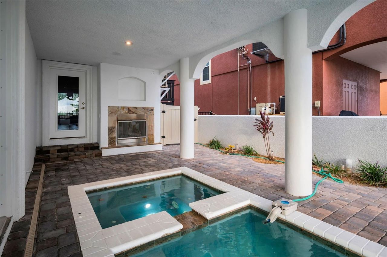 9550 W Gulf Boulevard, Treasure Island, FL 33706 Photo