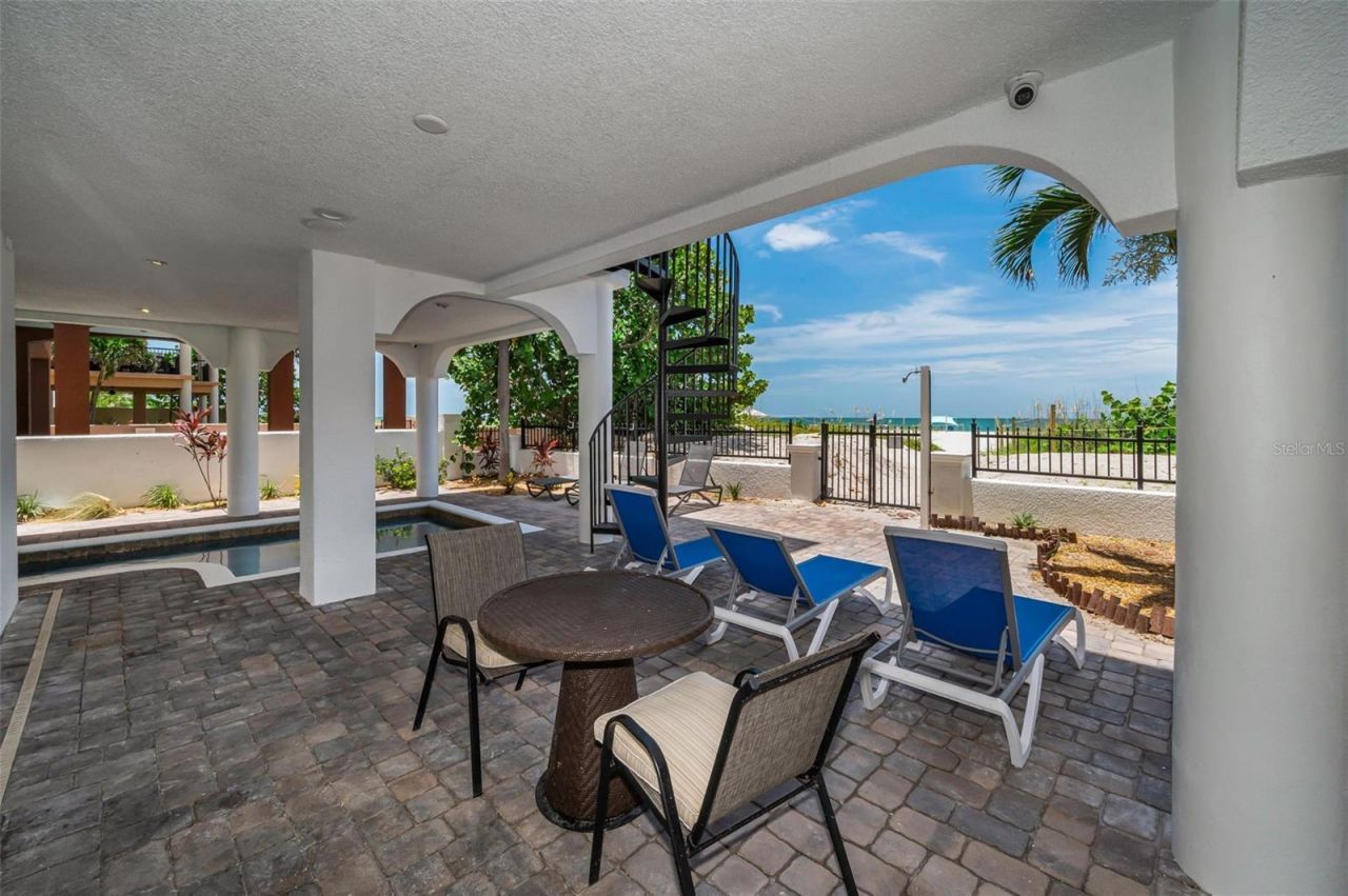 9550 W Gulf Boulevard, Treasure Island, FL 33706 Photo