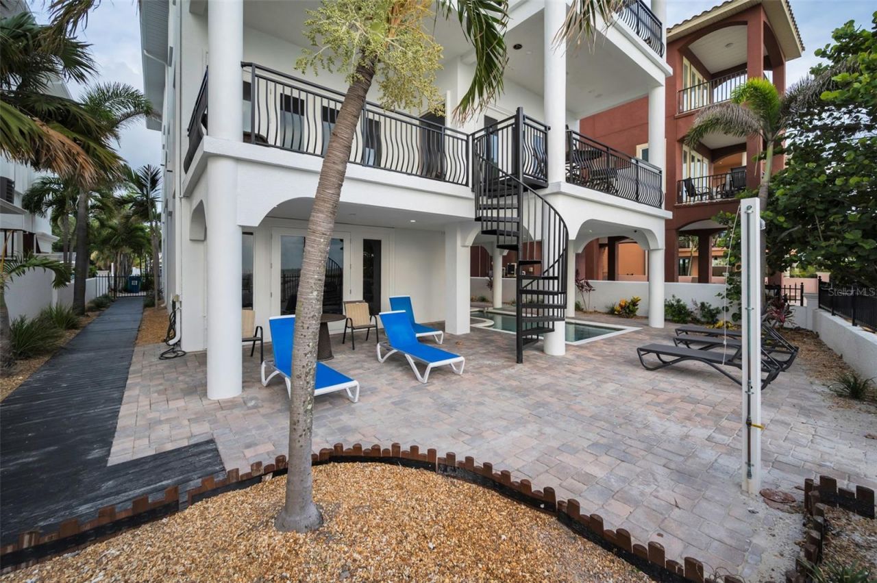 9550 W Gulf Boulevard, Treasure Island, FL 33706 Photo