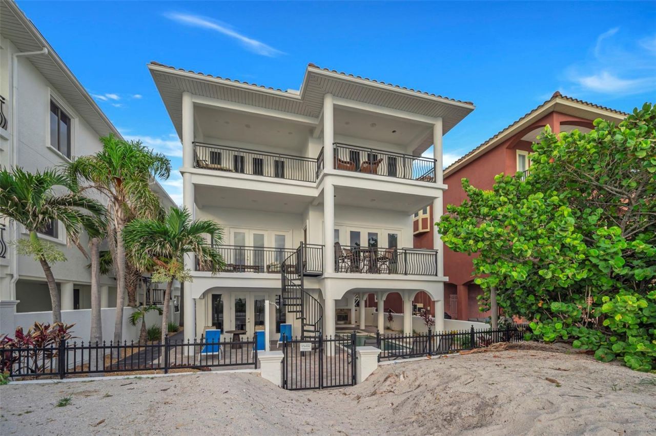 9550 W Gulf Boulevard, Treasure Island, FL 33706 Photo
