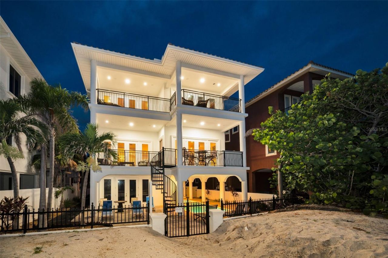 9550 W Gulf Boulevard, Treasure Island, FL 33706 Photo