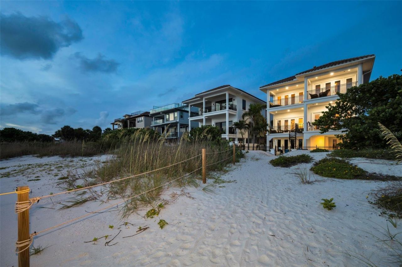 9550 W Gulf Boulevard, Treasure Island, FL 33706 Photo