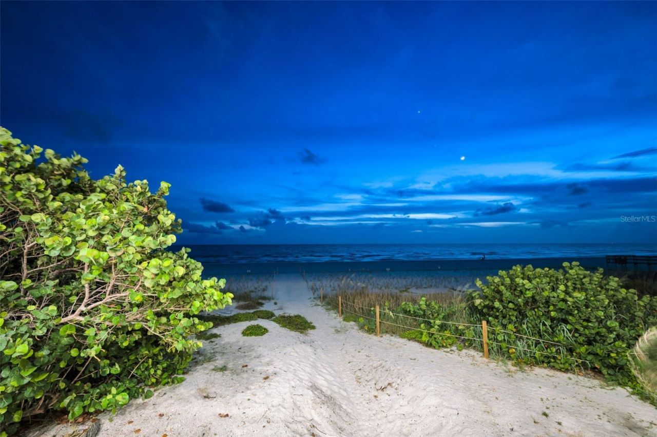 9550 W Gulf Boulevard, Treasure Island, FL 33706 Photo