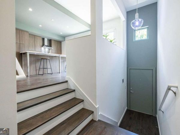 1318 Axis Circle NE, Atlanta, GA 30307