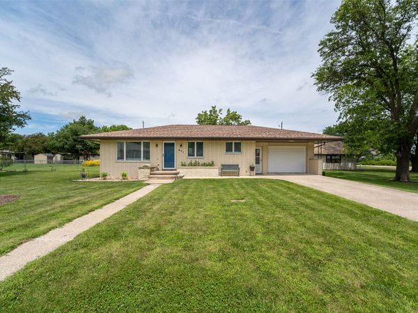 621 State Street, Dexter, IA 50070