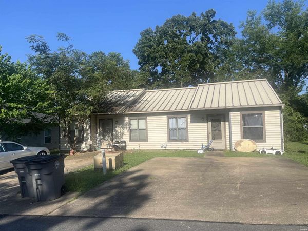 139-141 CHELLE Street, Hot Springs, AR 71901