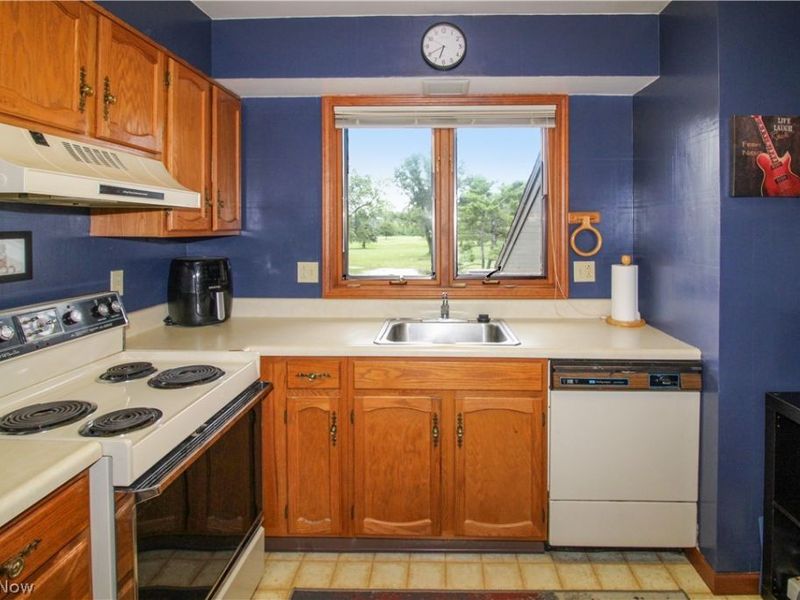 2594 E Sun Valley Drive, Port Clinton, OH 43452 Photo 21