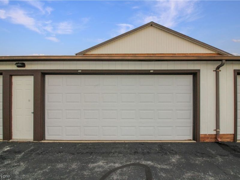2594 E Sun Valley Drive, Port Clinton, OH 43452 Photo 3
